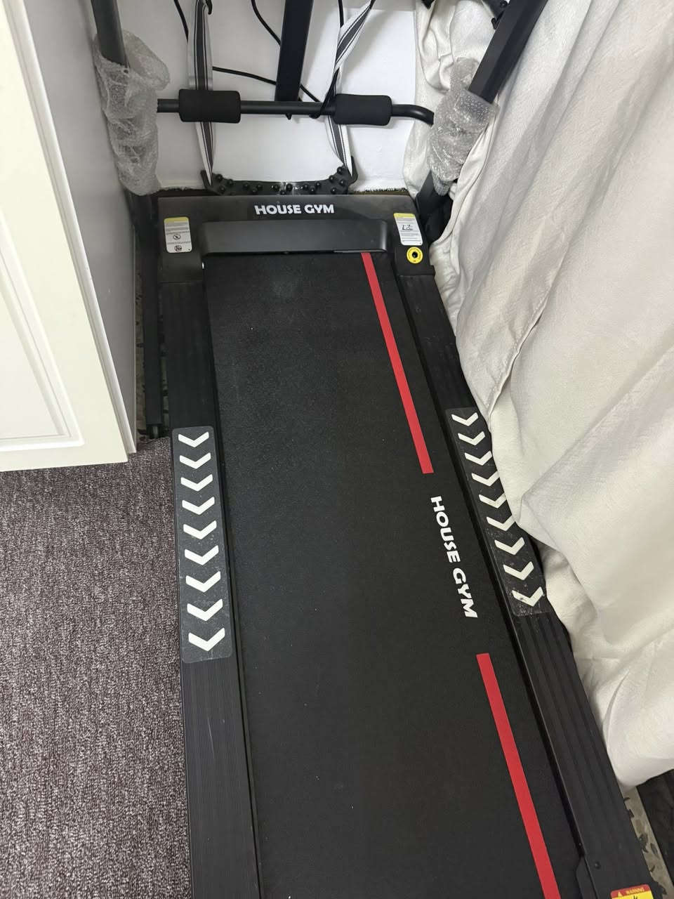 جهاز مشي رياضي جديد مستعمل 10 ايام جديد يحمل وزن 145 كيلو 
***********
