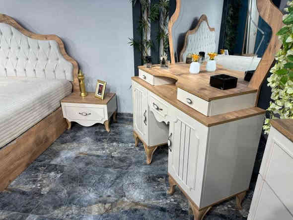 تمّ تفريغ موديل هوليا 
 9قطع 
كنتور مع ملحق 
سرير 
ميز تواليت 
كومدي عدد2
مراية 
طابورية 
درور 
ملاحظة ظهر بلوك 
برغي وچوي حديد 
السعر مليون و٤٥٠الف
للحجز واتس ***********
