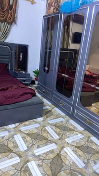 غرفه تركي اصلي الخشب الثخين ما بيها اي شي غرفه مرتبه محتاج وريد ابيعها...