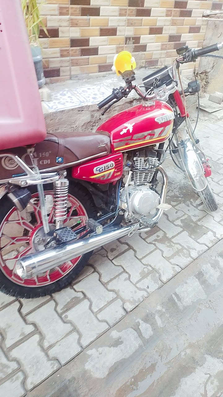 سلام عليكم دراجه سونك موديل 2024 خمسه كير دراجه نضيفه اوراقهه كامله واصوليه مكاني ب المحموديه سعر 650بيه مجال بسيط رقم ***********
