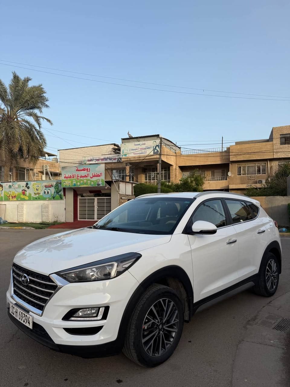 هونداي توسان 2020 خليجية مكفولة 
السعر ١٩٥ وبيها مجال بسيط 
رقمها بغداد باسمي وكلشي جديد 
محرك وكير وصدر نضيفات جدا 
تخم تايرات وباتري جدد 
تبريد قطعتين شغال ثلج + تدفئة 
مكفولة بدون قطرة صبغ حتى الدعاميات 
فقط مكانين بارد صغار جدا على كد إصبعين 
 بصمة - شاشة - كامرة - جام اوتو -حساسات - اشاير بالمري وشفط - تشغيل وفتح بصمة 
فول تحكم ستيرن - وكشنات كهرباء . 
مكاني بغداد المنصور للأستفسار
***********
***********
م . إبراهيم بغداد, العراق
