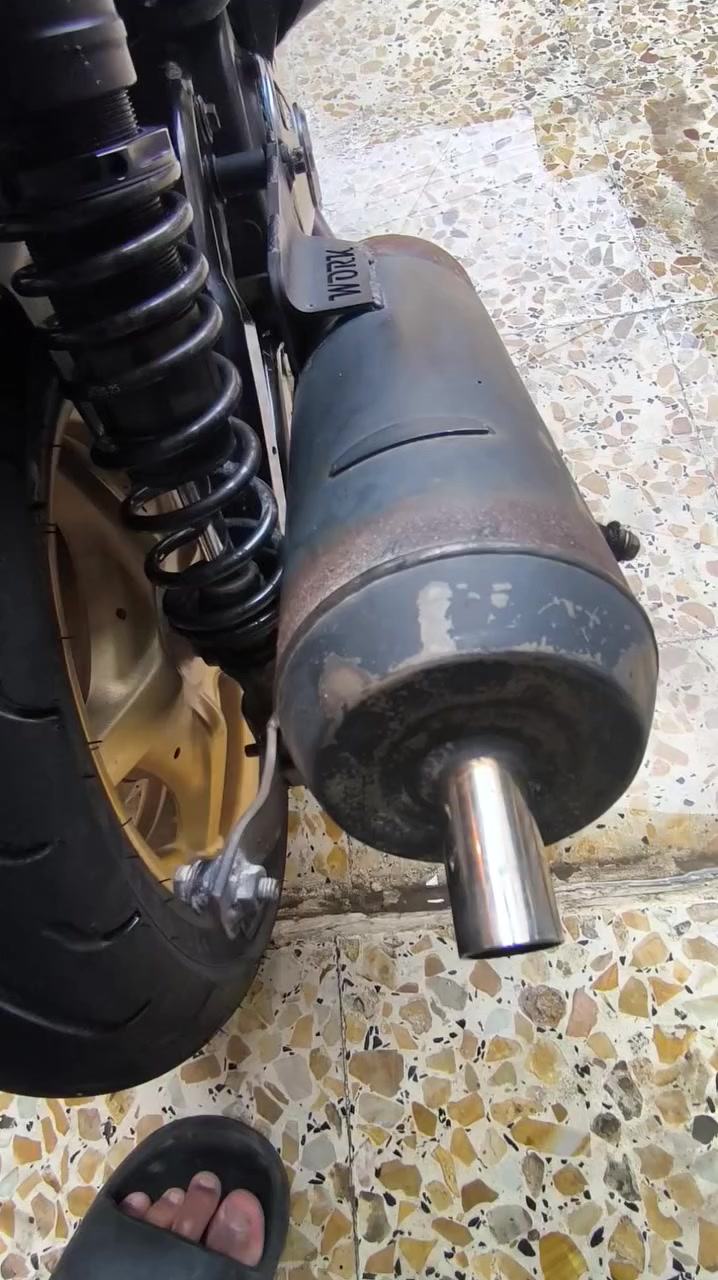 سلام عليكم دراجه سكنس جبلي للبيع الدراجه مكينه مكفوله كهرباءيات شغاله دراجه شلعه معدل مكاني ام الكبر السعر ٧٥٠ وبيها مجال قليل رقم الهاتف ***********
