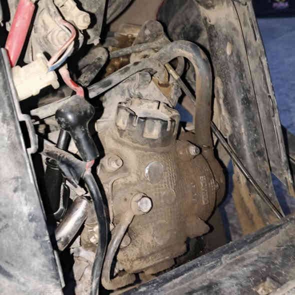 السلام عليكم فراشه فحل شغاله مامفتوح مابيه نواقص شغاله فقط وصخ كباريتر عوزه تنضيف مكاني الديوانية مركز  سعر 400 قفل اتصال ***********
