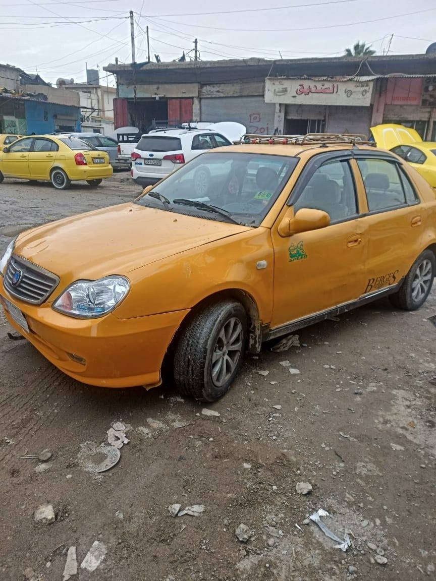 فيك موديل 2012 كيلو مكينه شرط سياره حلوه السعر 33 وبيها مجال شيء قليل المكان موصل الايمن ***********
