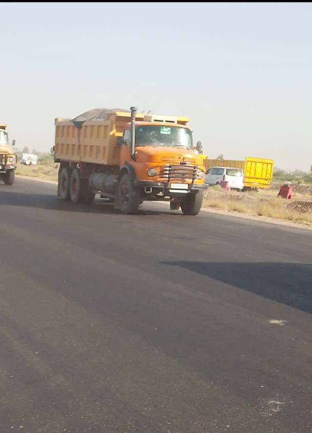 سلام عليكم سياره للبيع مايلر مطول سعر عل خاص ***********
