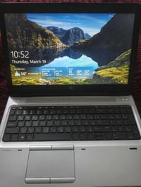 لابتوب hp cor i 5 رام 8 ذاكرة 256 ssd ويا كل ملحقاتة كلشي بي شغال بصمه...