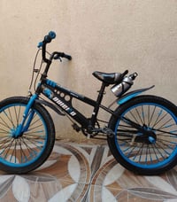 مكنسة كهربائية وبايسكل اثنيهن ب 100  07783796764 الاستفسار عل هذا الرق...