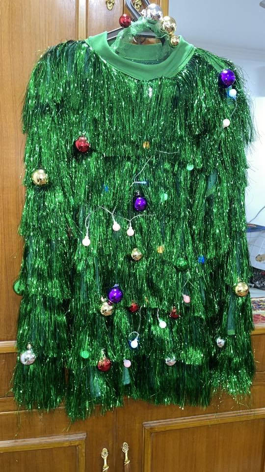 للبيع سويتر او فستان  /زي شجرة الكريسماس مضيء وفخم. 
للناس  اللي تحب التميز  والضحك والجو الاحتفالي 
 سويتر او فستان بشكل شجرة كريسماس مزود بإضاءة ولمسات زينه يلفت النضر بكل مكان  مناسب للحفلات ،التجمعات التصوير او حتى هديه مختلفة 
(***********)✨👌🏼 🎁✅🎄
