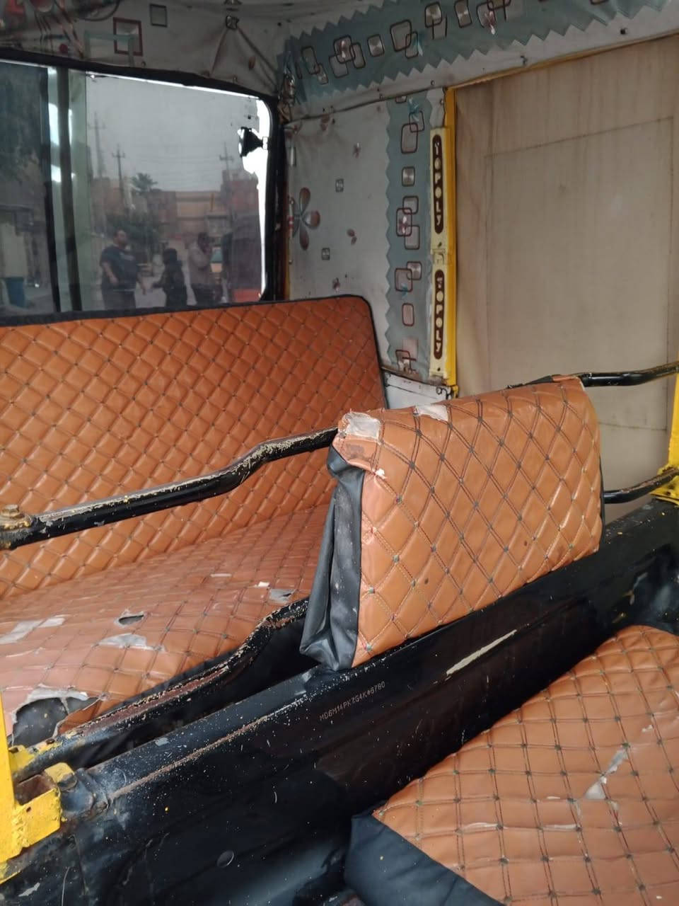 السلام عليكم تكتك tvs للبيع كاملة مكملة أي نقص مابيها كهربائيات اشاير لايت بك لايت ماسحات دبل اشاره مكينه جديدة بلجيس لاتنقيص لانضوح لاتبخير خياسات ماكو وقطرة صبغ ماكو تكتك اوراق كاملة
السعر :2350 وبيها مجال 
العنوان : بغداد الشعب شارع الصحة 
الرقم : ***********
