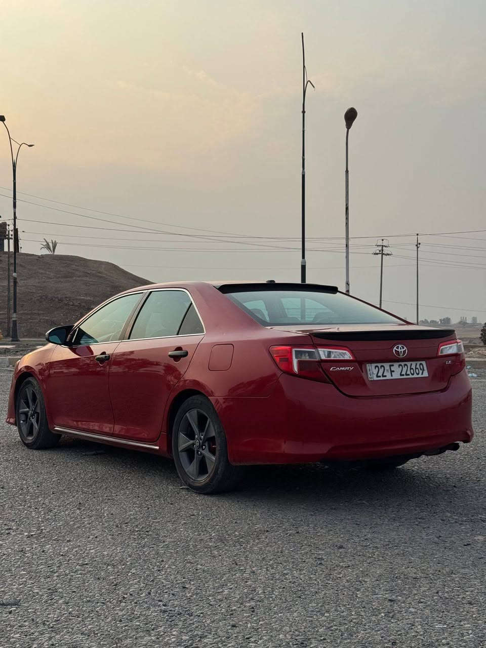 للبيع . تويوتا كامري .  2012.  
 سنوية ورقم . وهزة جديد .. 
   كير ومحرك . بشرط .  بدون عيب 
   صدر خلفي وامامي . وتخم تاير . وتبريد كله بشرط 
   سيارة بيه 3 قطع .. صبغ 
   السعر .   115.   ومجال 

   ***********
