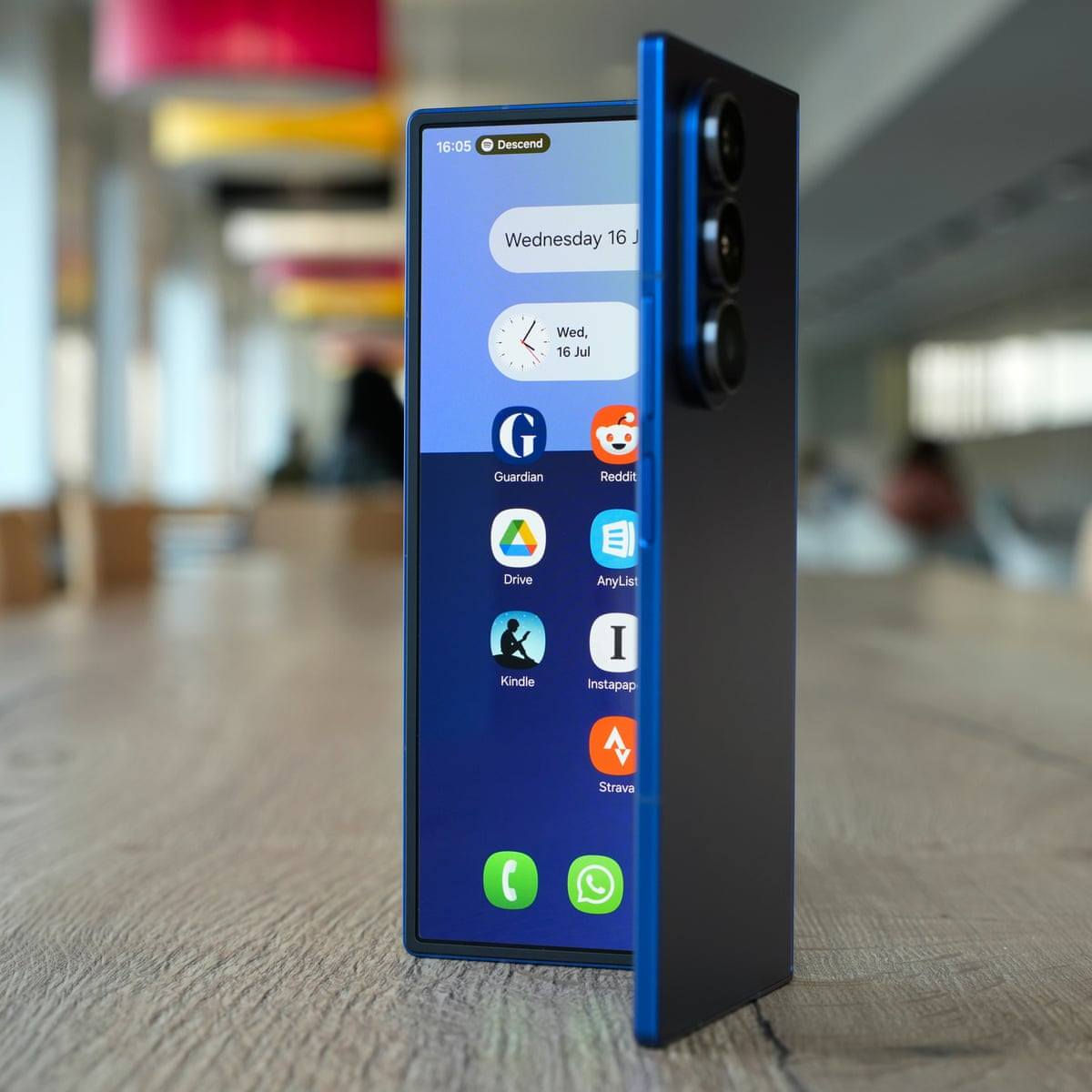 Samsung Galaxy z fold 7 

Ram 12 
Rom 256g

Gibal warranty 

User 2 months  

Duhok masiki 2

Price 1300$ And it's possible to negotiate at the price.


**إذا كنت صاحب هذا الإعلان وتريد حذفه لأي سبب، رجاءا أرسل رسالة إلى الدعم الفني**