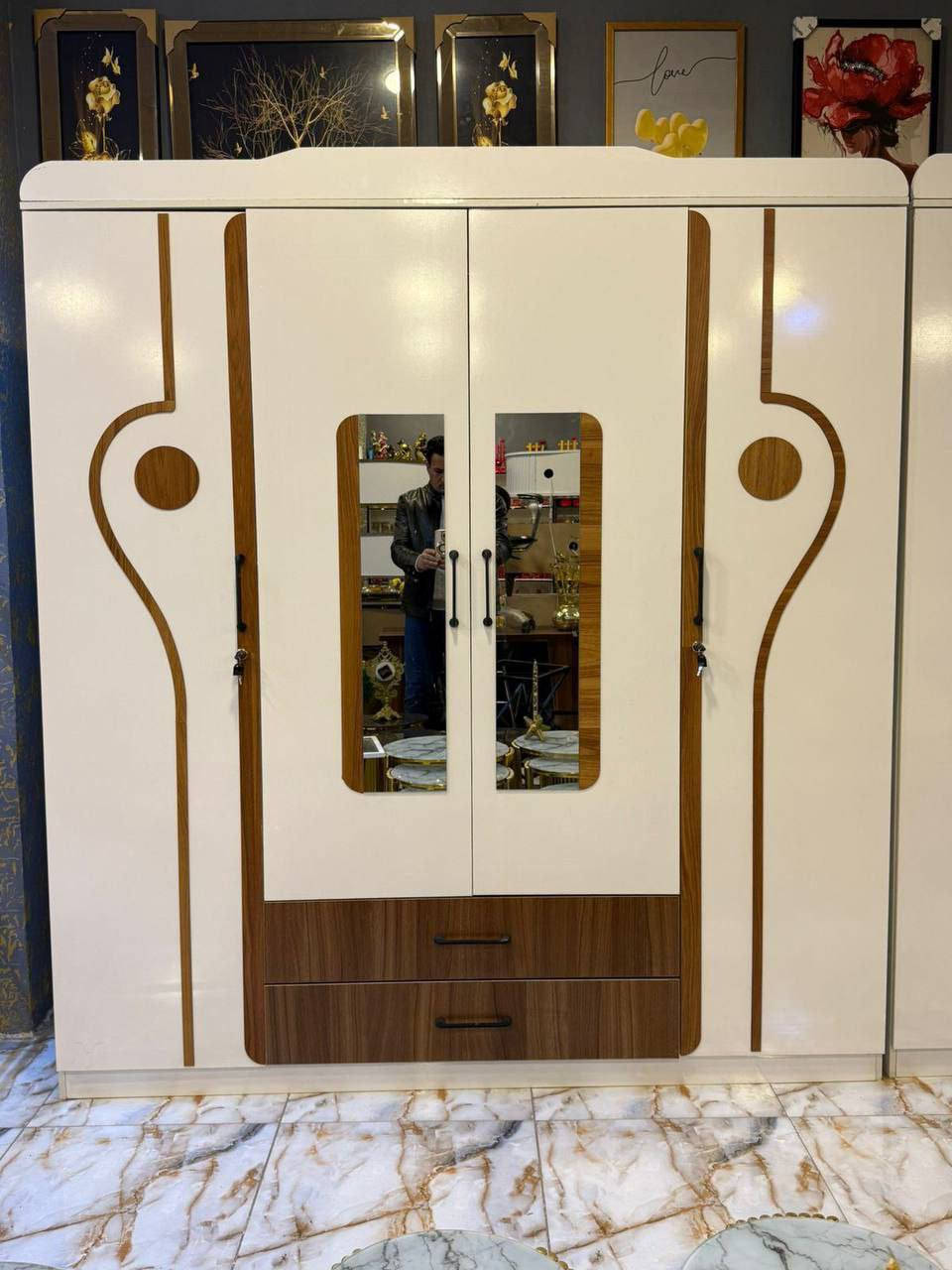 عرض خاص 

عرض مترين ارتفاع 210 سم

 عمق 48 سم


**إذا كنت صاحب هذا الإعلان وتريد حذفه لأي سبب، رجاءا أرسل رسالة إلى الدعم الفني**