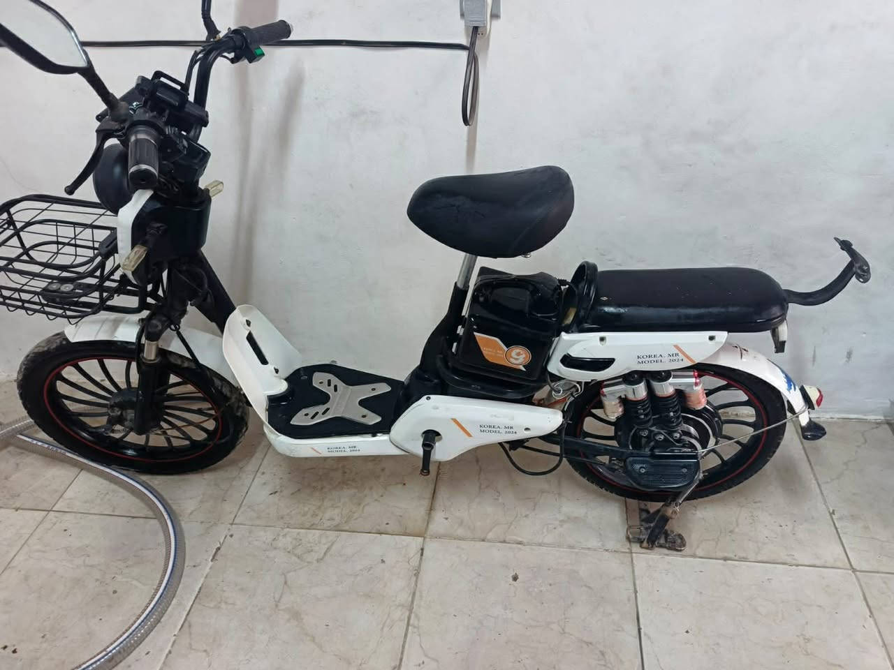 للبيع موديل ٢٤
كله شغال نضافه فول 

السعر ٣٢٥ للاستفسار ***********
