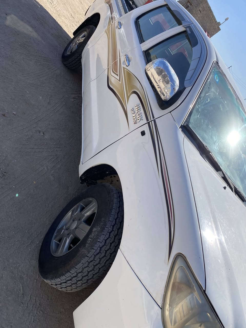 سلام  عليكم  بيك 2006  كفالة عامه بيهه  فخذه مبدله وبيهه صبغ هاذ بصور  الباقي  كفاله عامه  مكينه حلوه  ما تنقص تخم تايررات  العين تحكم عل صور مكاني بصره دير  سعر 115 بيه مجال حق جيه.   رقم تلفون ***********
