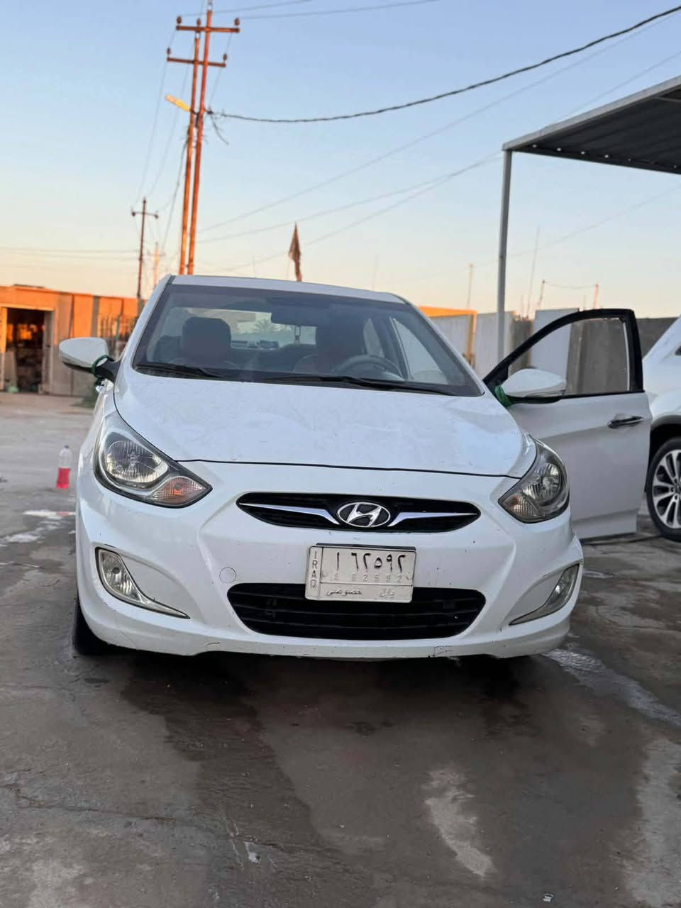 سلام عليكم
هونداي اكسنت 
موديل 2015
خليجي
مكفوله من ضربه وصبغ وتبديل  

گير ومكينه كفاله 
فول موصفات 
حجم المحرك 1600
 
فتحه سقف 
تحكم استيرن جهتين 
شاشه كبيره 
كامره دواره 

كشنات جلد 
تبريد ثلج 
رقم بابل 
 
تحويل مباشر 
مكاني بابل حله ورده خارج 
ه‍ ‏‪‏‪0780 159 5685‬‏
