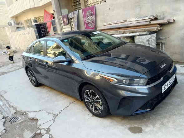 السلام عليكم فورتي 24 ماشيه  8 الف مواصفات Ex حادثها مثل ما واضح بالصور بيه صبغ باب خلف السائق وهلال الجاملغ مكان السياره بغداد سعر ١٦٥ وبيهه مجال قليل 
الرقم ***********
