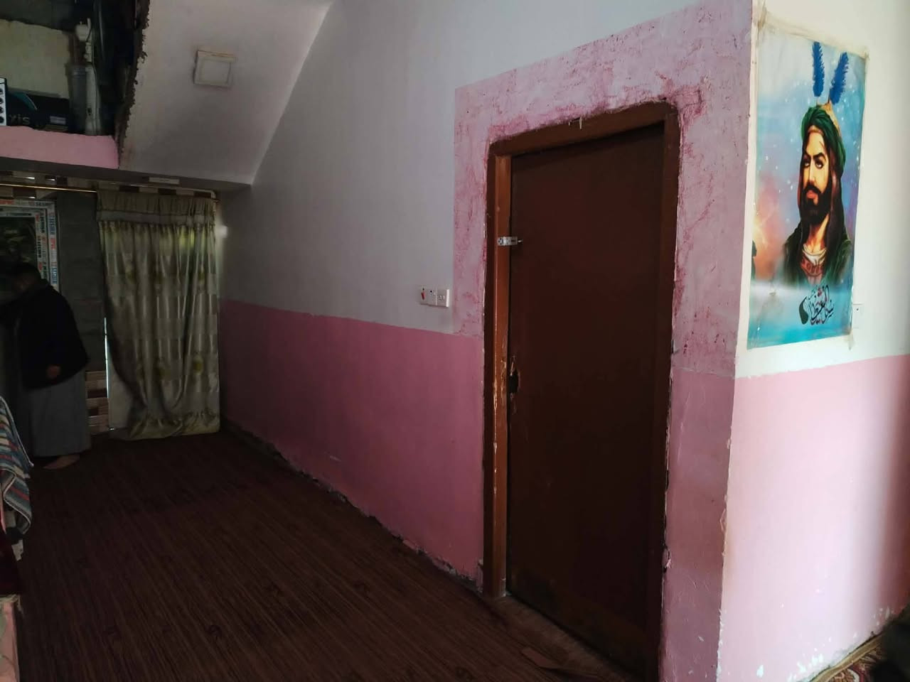 يالله
سلام عليكم دار للبيع منطقه الخماس
المساحه 150م متكون من غرفه نوم 
استقبال صاله مطبخ البيت سيراميك 
صحيات داخليه خارجيه البيت مرتب 
وسعره جدا مناسب  للستفسار مراجعه مكتب 
الرحمن الخماس شارع الرسول محلات سليم خريبط 
او الاتصال على الارقام👇
ابو مؤمل
‏‪***********‬‏
ابو رسول 
***********
