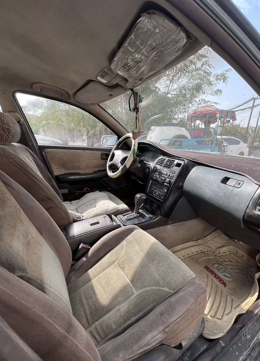 سلام عليكم  اخوان
كرستة موديل 1994  لون  لؤلؤي   مكفولة  من الكصة  والنقل جثة رقم بصرة الماني 🇩🇪 سنوية ما صاقطه 

تبريده شغال كلش حلو ❄️ مكينة 2500 ديلكو 

مكينة وكير خير من الله  دواخل السيارة حلوة  ارضية جلد

مكان السيارة نجف حي الوفاء -مكان راعي السيارة البصرة  

السعر  💵 59  ورقة 💵 

رقم هاتف ☎️ ***********  واتساب
