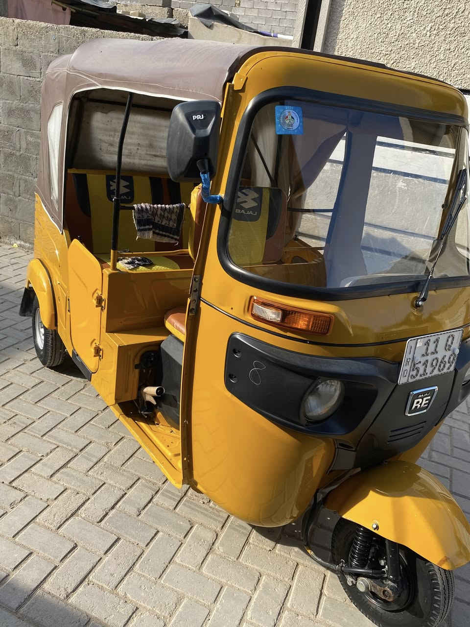 السلام عليكم تكتك للبيع موديل 2021 بيه ضربه لغد ايسر  تكتك نظيفه جاهزه گبل للشارع رقم وسنويه باسمي تحويل ثاني يوم عنوان بغداد شهدا العبيدي السعر 7500 بيها مجال 
***********
