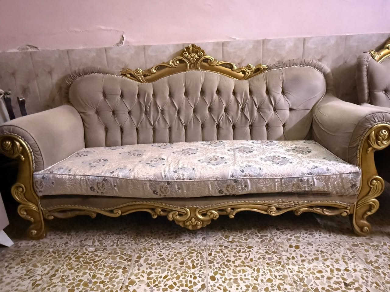 السلام عليكم 
عندي هذا التخم للبيع بحاله جيده من كل جوانب السعر ٤٥٠ الف وبي مجال ومنختلف ع السعر ان شاء الله مكاني بغداد جديده .. 
للتواصل ***********
