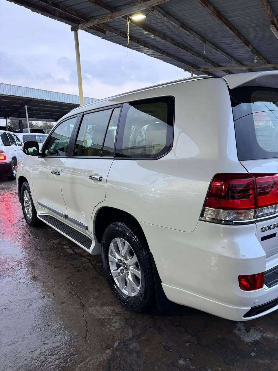 جكسارة موديل 2017 رقم اربيل سنوية ورقم كله جديد شركه فطيم السيارة كلين بدون صبغاثنين كشنات كهرباء ثلاجه 5 كامرات ماشية 136 سعرها 480 وبيها مجال ***********
