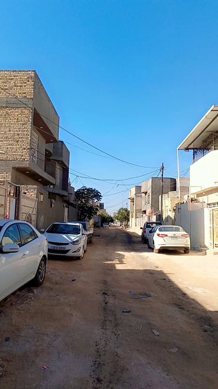 يا الله بيت للبيع 50 م 
مرقم بلديه بي معامله تطويب 
سعر 15 معه مجال 
بناء طابوق اساس صب مسلح سقف عكاده 

العنوان نجف الاشرف مقابل قرية الغدير الاولى شارع الصب عمود 270اوتنزل 
((بلخط الاول)) 
***********
