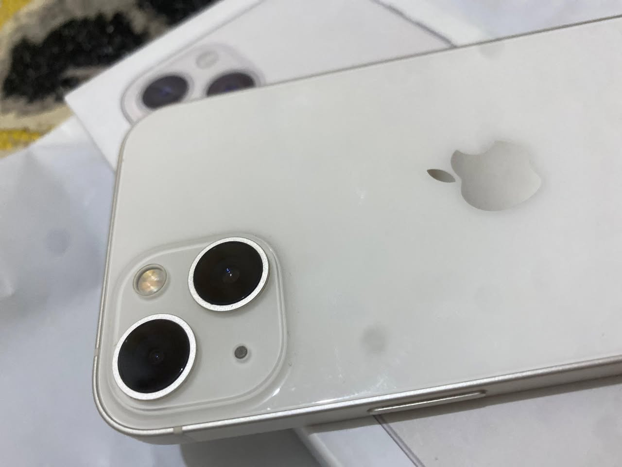 السلام عليكم أيفون 13   بطارية 🔋 89 بلادي مامبدل بي شي  وتر بروف  ***********  السعر 450 ولما يشتري يكرمنه بسكوته
