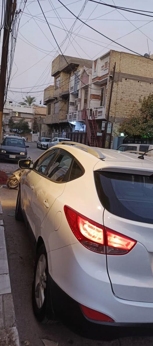 سلام عليكم من رخصت الادمن المحترم 
توسان مديل ١٢ خليجي بدون صبغ فقط دعاميات 
سياره جاهزه من كلشي كير مكينه تخم تاير صدر 
تبريد جديد سويه جديده بسمي مكان سياره بغداد شعب السعر ١٤٣ وبي مجال كلش بصيط 
***********
