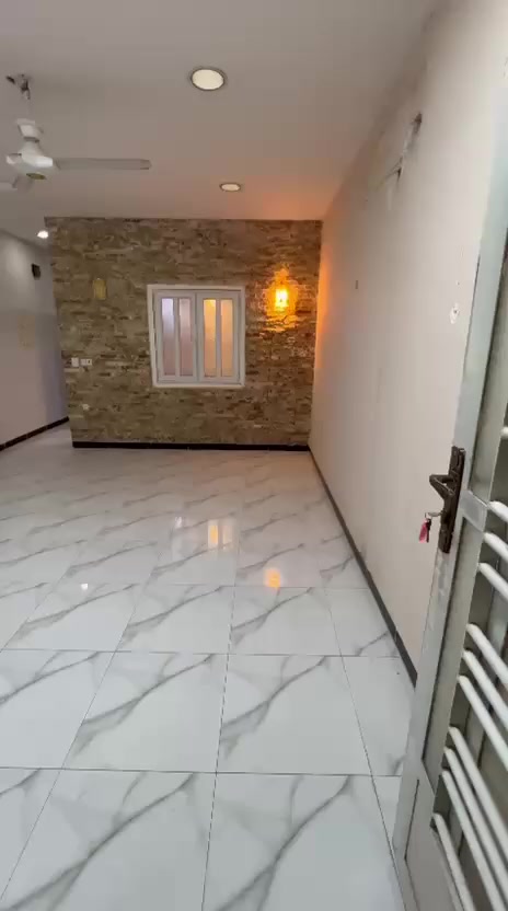 ✨ شقة مميزة في اليرموك ✨

فرصة رائعة للسكن في موقع راقي وهادئ 🌟

✔️ صالة كبيرة وواسعة
✔️ غرفتين نوم
✔️ غرفة ماستر مع حمام خاص 🚿
✔️ مطبخ عملي
✔️ حمام إضافي
💰السعر:1000$
تصميم مريح ومساحات مناسبة للعوائل 💫

📍 الموقع: قرب ساحة النسور 
📞 للاستفسار:***********
