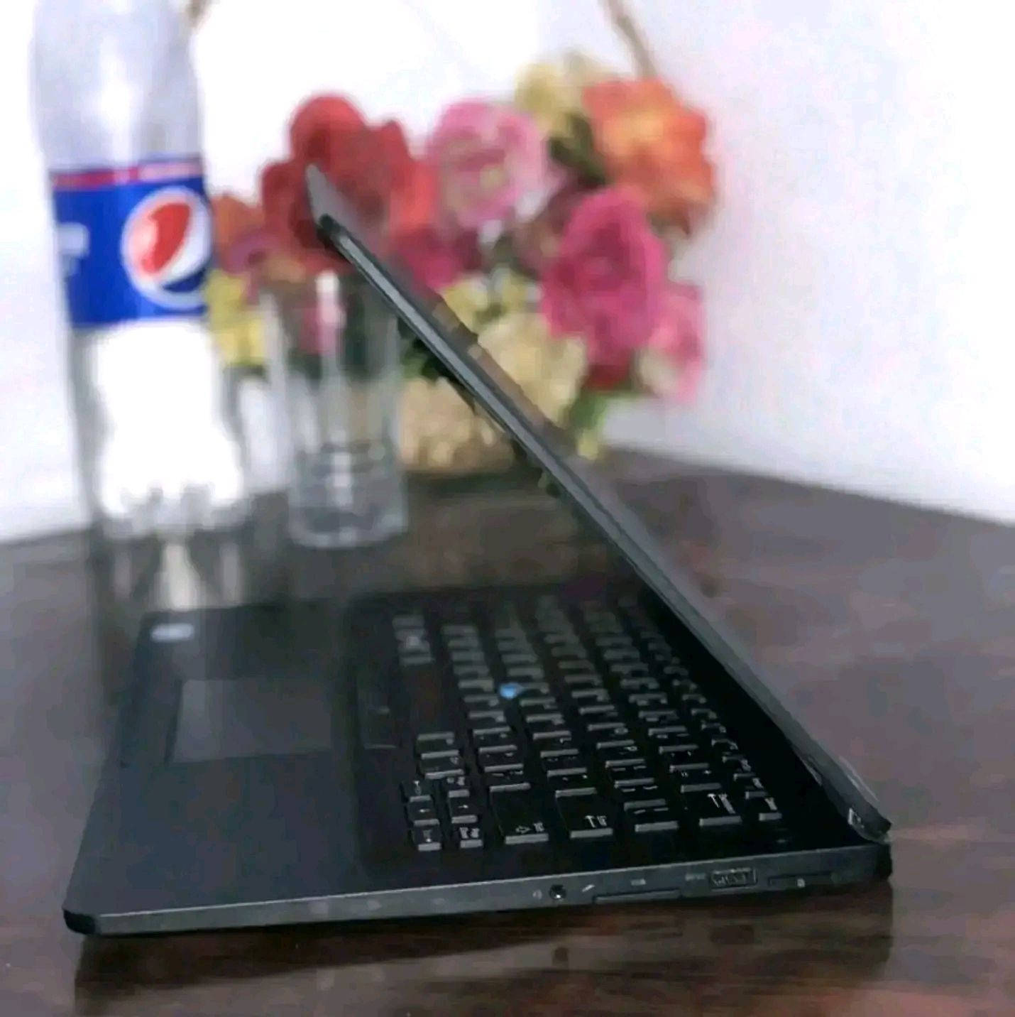 لابتوب Dell سوبر سلم الجيل السادس  للبيع
المعالج core i5 الجيل السادس
رام 8 كيكا DDR4
هارد 256 كيكا SSD
كرت الشاشه Intel UHD حجم 4 كيكا
الشاشه حجم 14 انج ضد التوهج  دقة FHD
باتري ليثيوم 6 خلايا  شحن سريع 65 واط والباطرية ممتازة
كامره دقة hd تحتوي قفل فتح وغلق الكامره
 منفذ  رام  وhdmi وسيم كرت وباقي المنافذ   الحاسبه كلش نضيفه وحلوه
السعر 250 الف النجف, العراق


**إذا كنت صاحب هذا الإعلان وتريد حذفه لأي سبب، رجاءا أرسل رسالة إلى الدعم الفني**