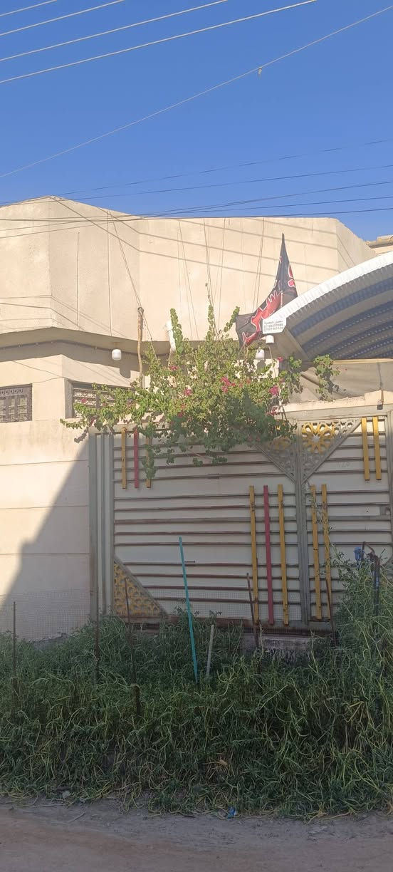 يتوفر لدينا دار سكن مساحه 125متر
نوع العقار طابو صرف زراعي سند 25

تستلم وكاله ونسخه من الطابو ومكاتبه

العنوان البصرة قضاء ابي الخصيب

شارع الوسطي السبيليات الغربيه

قرب المدرسه الصفره

يتكون الدار من غرف منام عدد 4

وصاله ومطبخ وديوان وصحيات خارج وداخل وكراج وحديقه

مع توفر كافة الخدمات

ماء وكهرباء ومجاري واناره 💡

 يبعد عن التبليط 20متر 

مدارس بصفك ابتدائي ومتوسط وروضه واسواق ونت كلشي يمك وبصفك كله مشي بصف الدار

كل هاذه التفاصيل بسعر 105مليون

قابل للتفاوض للأستفسار يرجى الاتصال

     ابو ، مهدي 

***********
