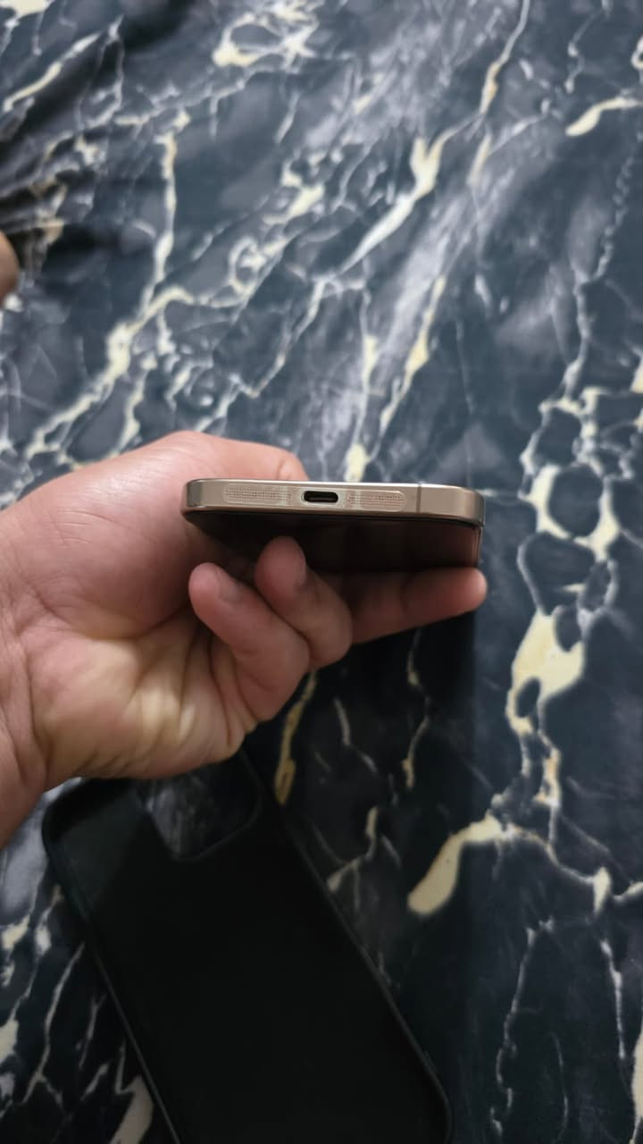 عندي ايفون 16 Pro Max للبيع بمواصفات ممتازة:
• الذاكرة: 256 كيكا (GB).

• الحالة: نظافة 100%، الجهاز ما بيه أي شخط (ولا نقطة).

• البطارية: 100% (ممتازة).

• الضمان: ضمان وكالة رسمي.

💰 السعر: 1400

***********
