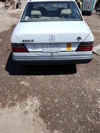 مرسيدس دب • حجم ٣٠٠ • موديل ٨٨