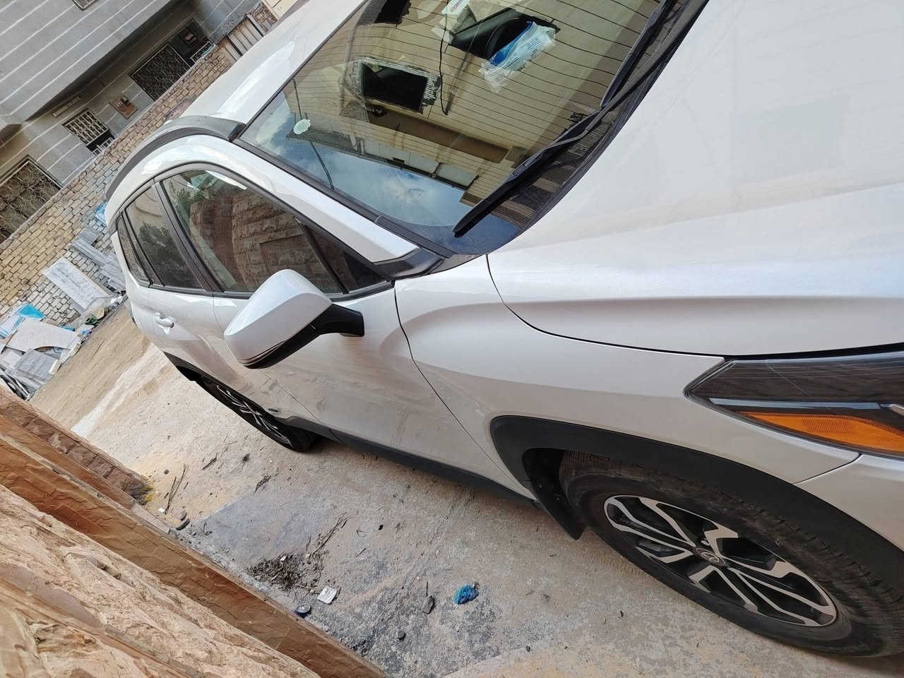 كورلا كروز وارد امريكي موديل 24 بسمي ماشية 8-الف اني مستورده حادثه غرق مياه امطار للدوسة تعمل وتسير السيارة جديدة بمعنة الكلمة رايده ب 178 اومراوس بسني هندي او بيع قسط تدفع 120 والباقي 5 اوراق بالشهر ***********
