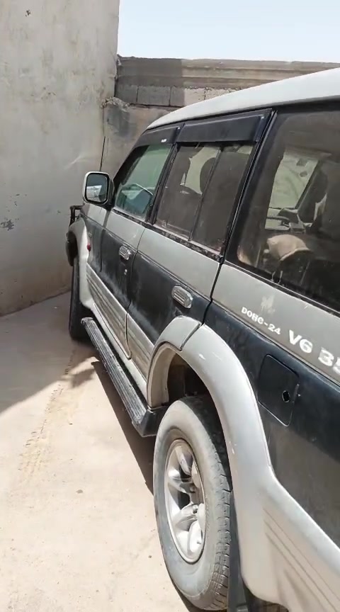 باجيرو موديل 2000 مصبوغه عام جماليه رقم جديد راعيها بالبصره مكينه محور فيفيتي بصره زبير *********** السعر 55 وبيها مجال
