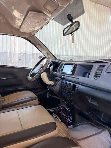 سلام عليكم شباب هايسة للبيع ٢٠٠٩ محدث ٢٠١٣ السياره خير من الله مكينه كير اكسل كفاله دوشمه عام تبريد شغال تخم تاير جديد السياره مصبوغه جماليه مكفوله من الضربه رقم انكليزي بسمي تحويل مباشر سنويه لل٣٠ السياره مامشتغله عبريه امانه الله بس خط موضفين السعر ١٦٥ وبيها مجال بسيط المكان الدوره اني مكلف بلنشر هاذه رقم راعيها
*********** بي واتساب
