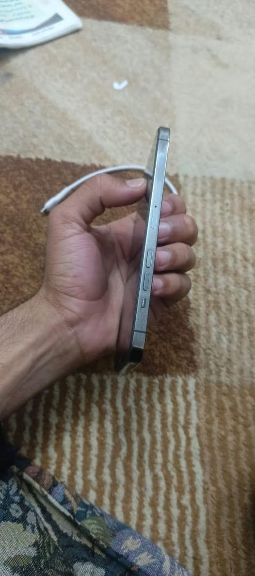 السلام عليكم اقرأ المنشور قبل لا تراسل 
آيفون ١٢برو ماكس نورمال
لون اسود
ذاكرا ١٢٨
دبل سيم
جهاز فقط مصعدا بطاريتو حتى رساله ما بيها
جهاز وضع شركه ما مبدل بي شي ابد 
فقط فجاه راحت0.5ولباقي كلو شرط
جهاز نورمال مكفول من كلشي بس الكامرا x0.5وكفت
تواصل خاص أو تسأل عل رقم ***********
***********
