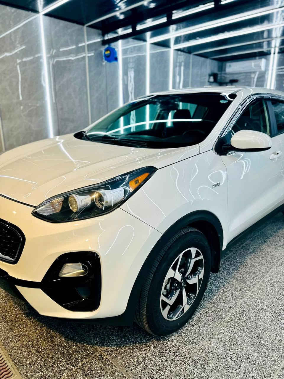 🔸️السلام عليكم
🔸️للبيع كيا سبورتج موديل2021وارد كندا
🔸️اللون أبيض صدفي  مرقم اربيل الجديد 
🔸️سنوية بسمي فحص و هزة جديد
🔸️ تخم تاير تايلندجديد باتري أمرون جديد 
🔸️السياره جديده ماشية39m
حادث السيارة قبق الجنطة مبدل نفس الؤن والدعامية الخلفية باقي السياره  من كير مكينة كفالة بچم كبس شرط الفحص 
أيرباكات السيارة كلهة سليمة شرط الفحص 
🔸️المواصفات 
🔸️شاشه كبيره تدعم الكار بلي 
🔸 شاشة أعطال بلدشبول
🔸حجر البيئة بلادي
🔸️تحكم استيرن جهتين 
🔸️ثلاث انظمه قياده 
🔸️تبريد قطعتين    
🔸️مانع انزلاق + كروز سرعة 
🔸ويل كب دسكات امامي خلفي
🔸️محرك 2400 GDiفور ويل
🔸️منضومةLedعالي ناصي بلوجكترأوسروم 
🔸️سيرفس كامل دهن فلاتر الحسام السعر 185 وبيهة مجال عنواني بغداد
***********
