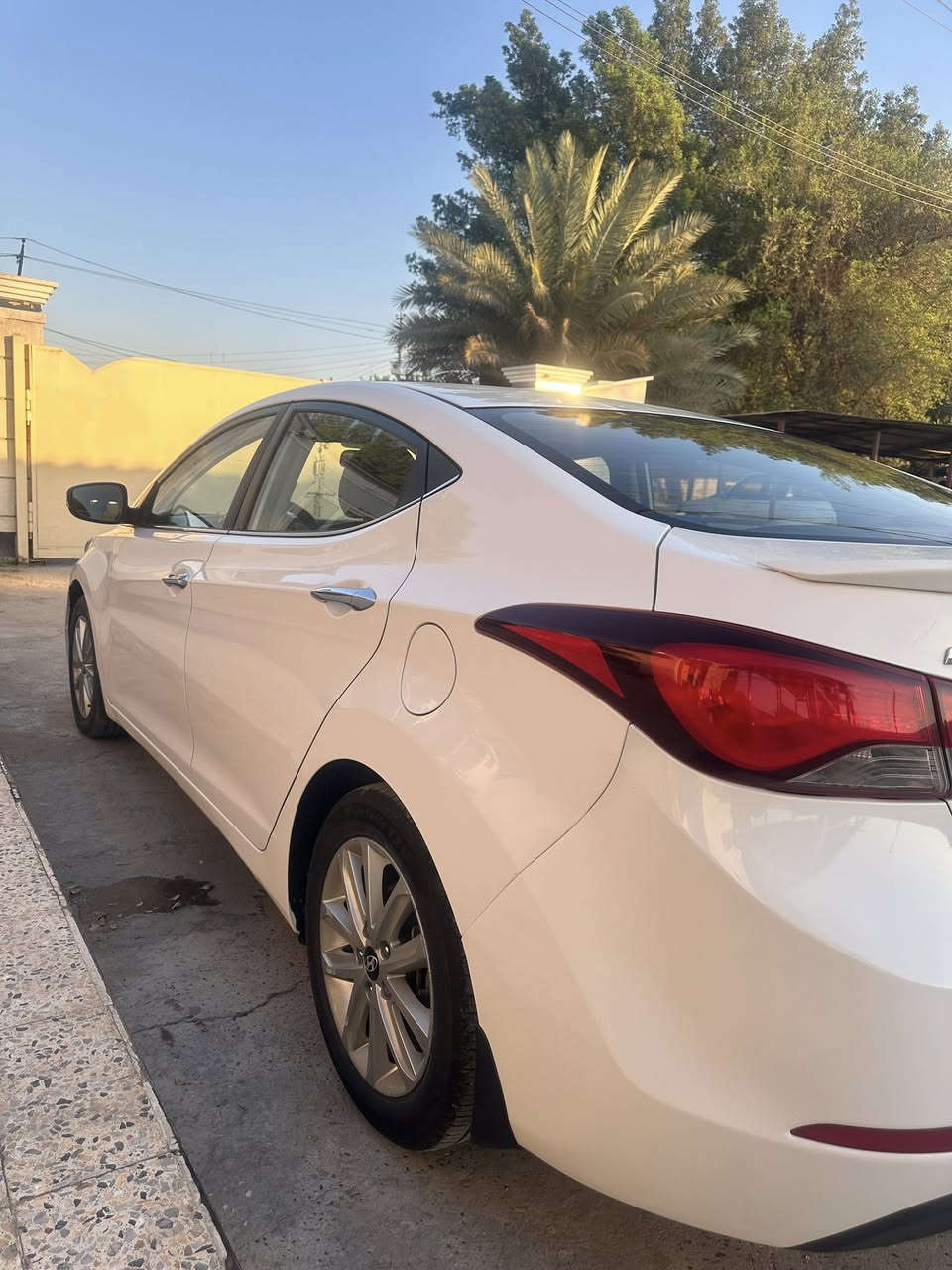 السلام عليكم
النترا مديل 16 خليجي فول مواصفات عده البصمه ومعروف الفول مالته محرك 1800تبريد قطعتين سياره جاهزه وخير من الله بيه قطعه وربع صبغ بدون دواخل بدون حادث احلى من الصور تروح سونار توديه الصباغ اني حاضر اذه غير هاذ الحجي ادفعلك افلوس السونار
مكان بغداد الزعفرانيه او الرستميه
السعر 123 وبيه مجال للطيبين
***********
