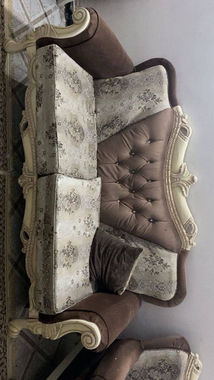 يالله تخم ملكي 10 نفر 
سعر.   350 الف
***********
