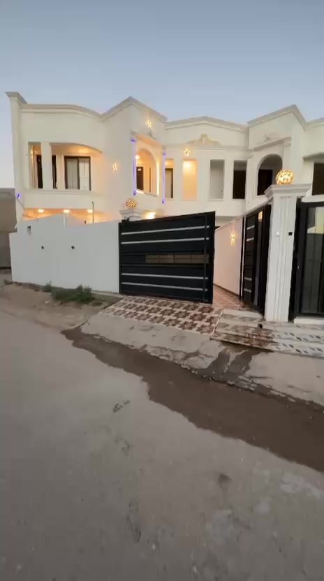 دار للبيع طابو زراعي سند 25
الموقع الرمادي شارع اربعين خلف جامع الواثق 
الشارع 10متر يربط مباشر بالسايدين 

المساحه 220 متر 

الدار يتكون من طابقين 4 غرف نوم 
الطابق الاول استقبال صاله غرفتين نوم صحيات خارج وداخل وكراج سياره كبير مع مناور للدار مع خطين كهرباء 

الطابق الثاني غرفتين نوم صحيات صاله وبلكونات للغرف والسطح شتايكر 
الدار بناء طابوق درجه اوله 

الفديو موضح التفاصيل كامله 

الاستفسار والتواصل مكتب النبال للعقار الرمادي الصوفيه خلف ساحة الاحتفالات سابقا الشارع المقابل للحديقه 
الاتصال 
*********** اثير 
*********** اثير 
*********** اسيا 
متوفر واتساب لجميع الارقام
