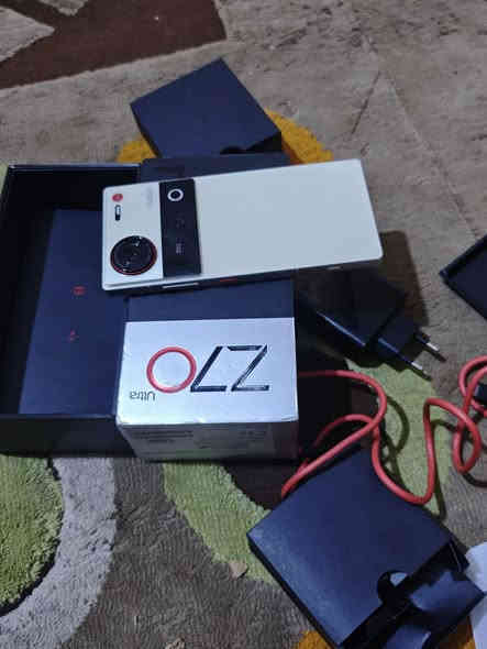 السلام عليكم نقال نوبيا 70zالترا ذاكرة 256 جهاز كامل ملحقات مكفول كفالة عامة اخو  الجديد السعر 750الف مكاني البصرة القبلة للمراسل ***********
