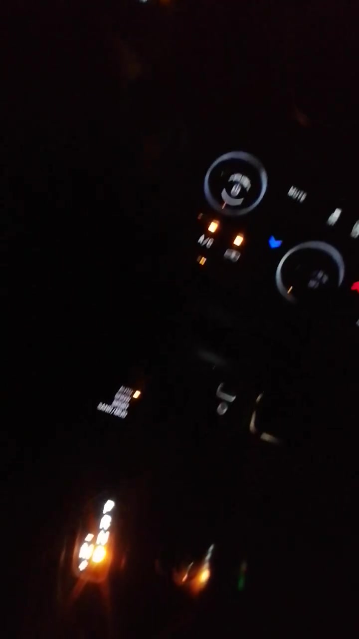 للبيع ومراوس بأقل منها رقم بغداد جاهزه مكينه كير حداده جيب بزون موديل 19 حادث جاملغ وبنيد بدون دواخل مكاني العماره ***********
