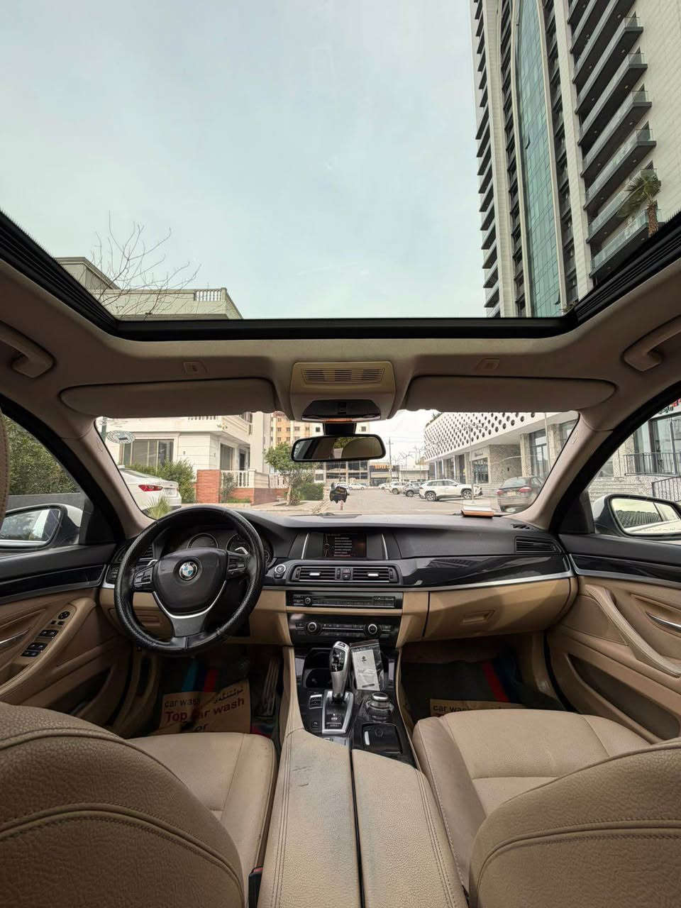 Bmw 520i 2014 sharika hawler
2 swij zaman sharika orush
155 mile roishtya 
Slait
5 parda 
Naw zard
Basma w zorr muasafati tr….
185 waraqa w mu3amalaki kam
*********** - whatss app - korek أربيل, العراق
