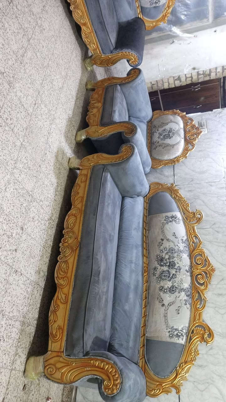 تخم ملكي ١٠ مقاعد اخو الجديد نضافه فول كل ضرار ما بي سعر ٢٥٠ وبي مجال مكاني بياع يوجد توصيل بكروه *********** وتساب تصال *********** وتساب
