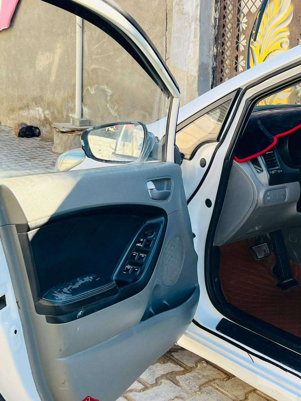 سلام عليكم سياره للبيع سيراتو موديل2015 وراد خليجي سياره جاهزه كير وحداده وتبريد ثلج مكينه 1400وبيهه شاشه كامره خلفيه وبيهه صبخ جهه العبري رقمهه انكليزي قادسيه سياره ب اسمي تحويل مباشر سعر تصال علئ هاذ الرقم ***********
