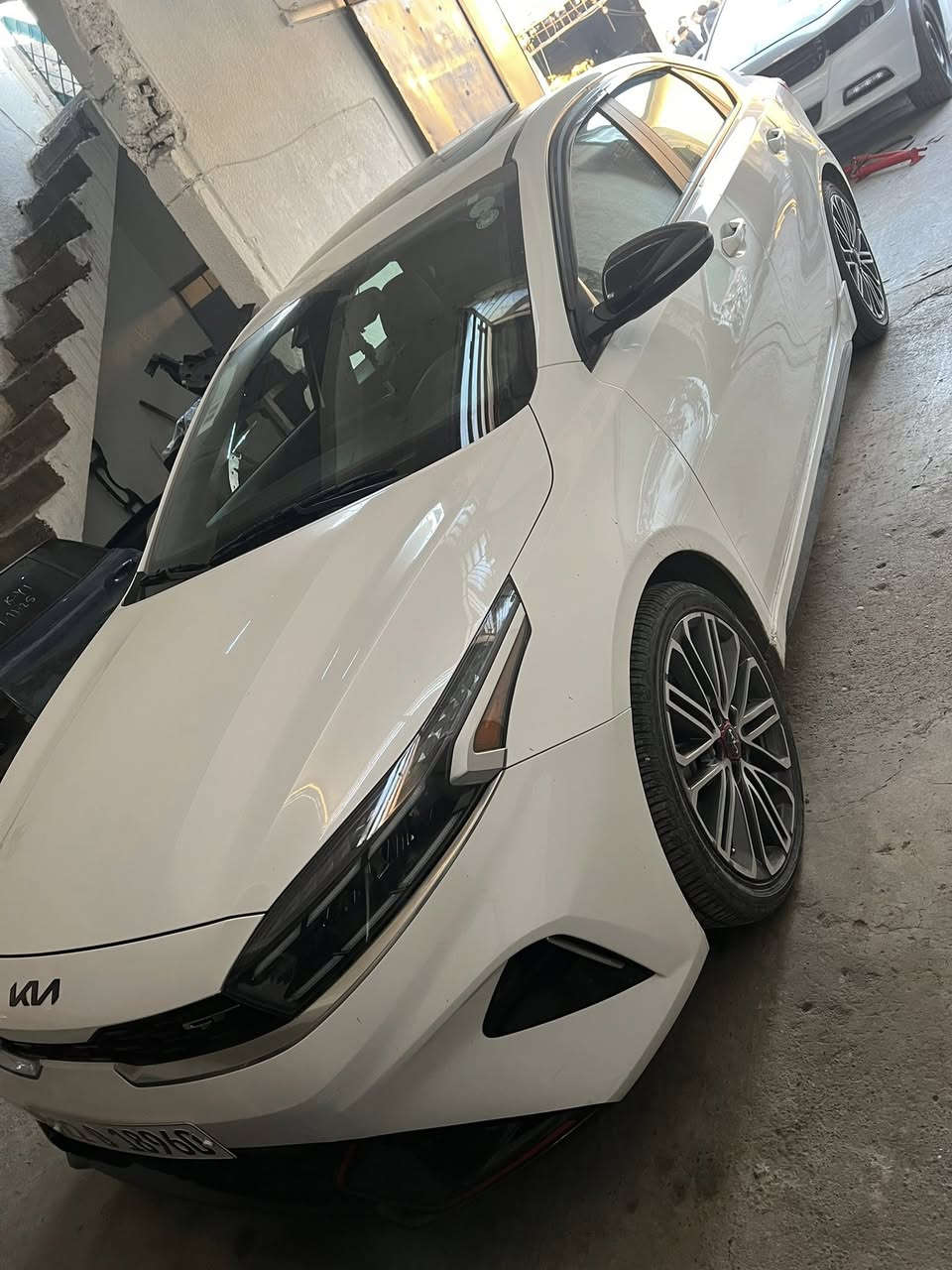 السلام عليكم
فورتي GT 

فولل مواصفات 

كشنات تدفئه +تبريد 

سلايت

رادارت 360

حساسات خلفيه

موديل 23

مرقم اربيل جديد

ضرر قطعتين خلفي

بدوون اربك

ماشيه 50

بدون بارد

سياره جاهزه 

طخم تاير جديد 

عليها عطاس توربو 

وكزوز رياضي من امريكا

للستفسار 

***********

***********
