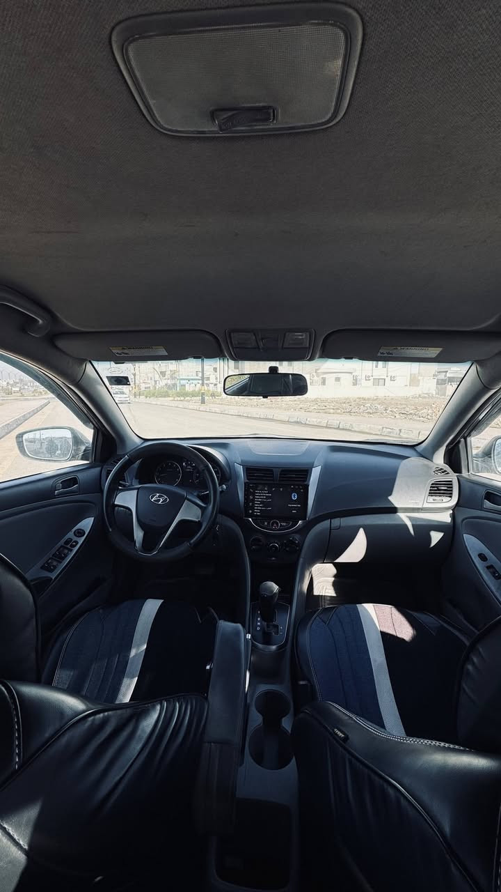 السلام عليكم
اكسنت 2016 (وارد امريكي).
ضررها /صندوك مبدل في امريكا
و باب خلفي من جهة النفر تعديل بارد 
والدعامية ينرادلها صبغ 
واكو مكانات ينرادلها بولش اثر تقحيل 
رقم نينوى دولي شرط التحويل .
تواصل عبر الهاتف او عبر الواتساب(***********)
