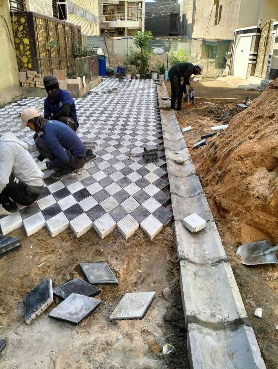 كادر متخصص خلفات مقرنص مع بناء وتفليس كرسته وعمل للاستفسار اتصال او واتس اب  ***********
