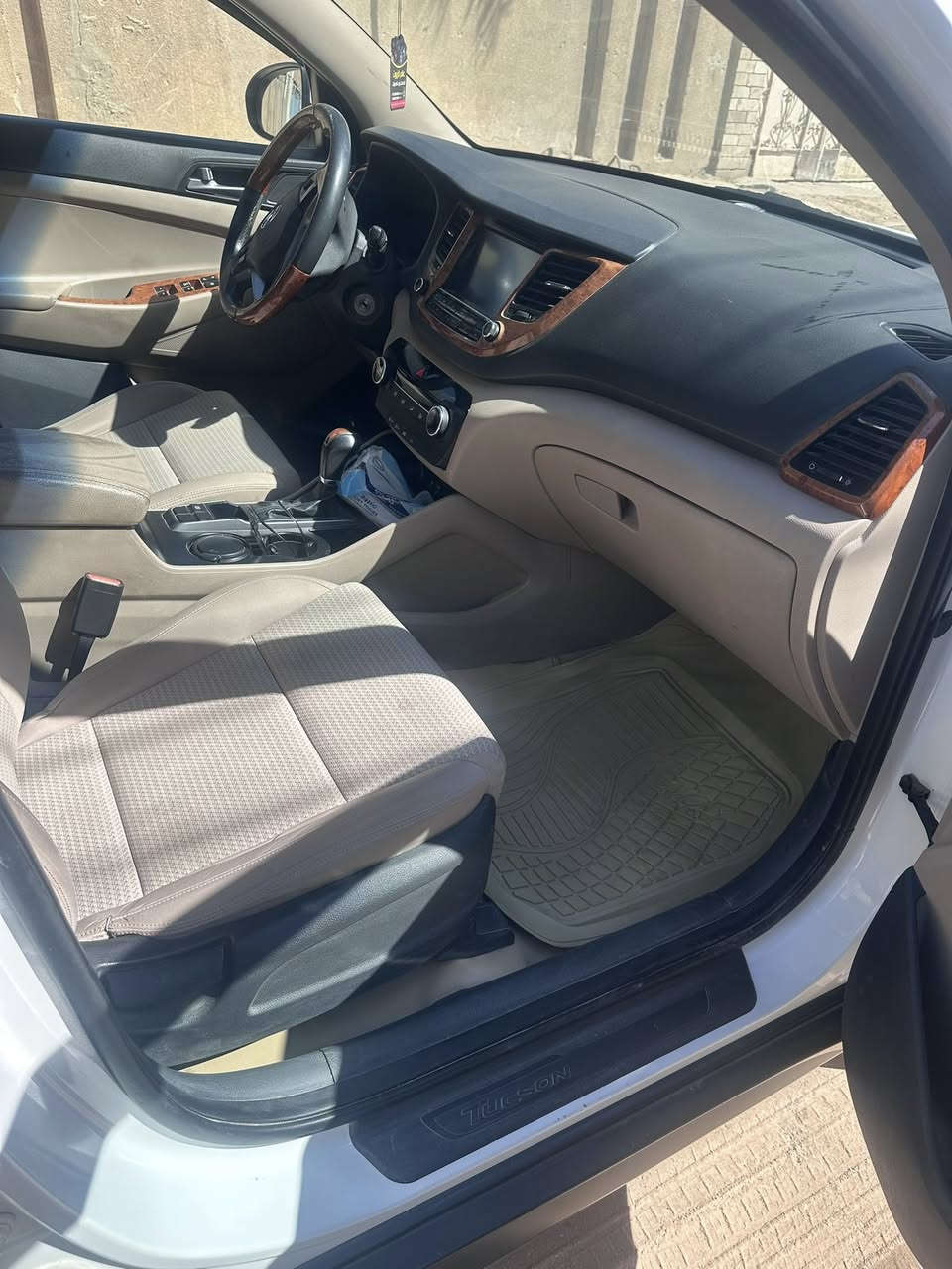 هونداي توسان 2018 خليجي مكفوله من كل شي عد شويه بارد بلچاملغ الخلفي  رقم بابل ماشيه 120 
السعر 185$
ت *********** الحله مركز المدينه
